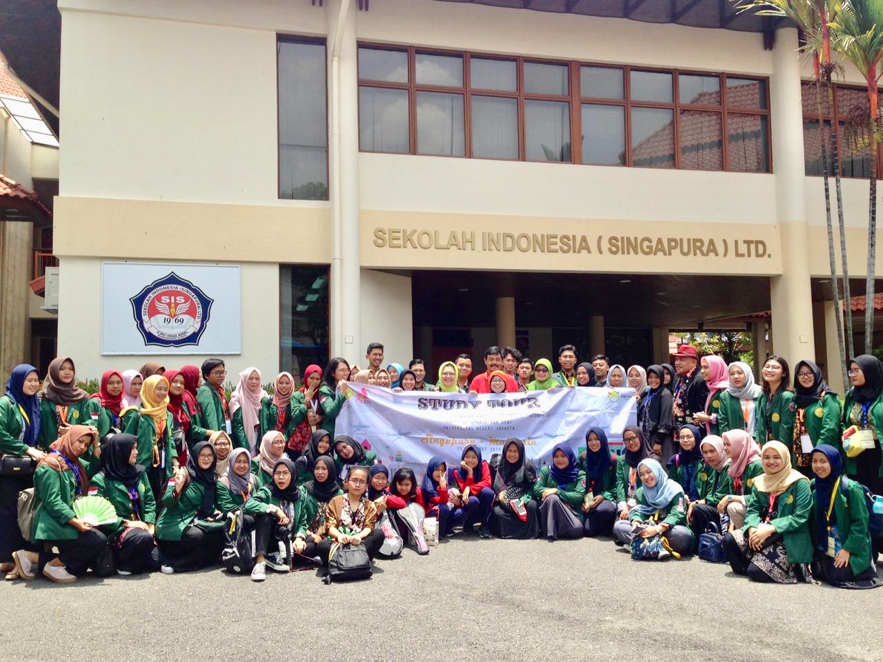 Kegiatan KKL Mahasiswa Prodi PBSI FBS UNJ ke Sekolah Indonesia Singapura