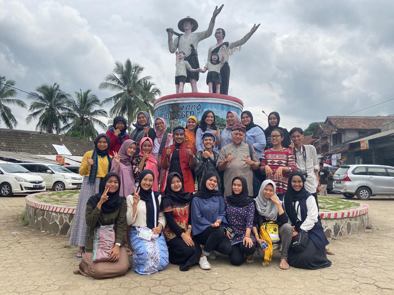 Writing Supercamp Ke Badui Mata Kuliah Keterampilan Menulis Kritis Ilmiah Prodi PBSI