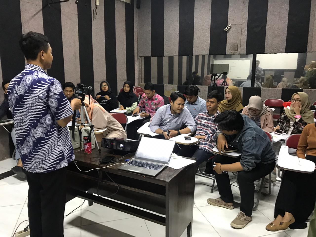 Pembuatan Video Pembelajaran Bahasa Indonesia dalam Riset Media Mobile Learning