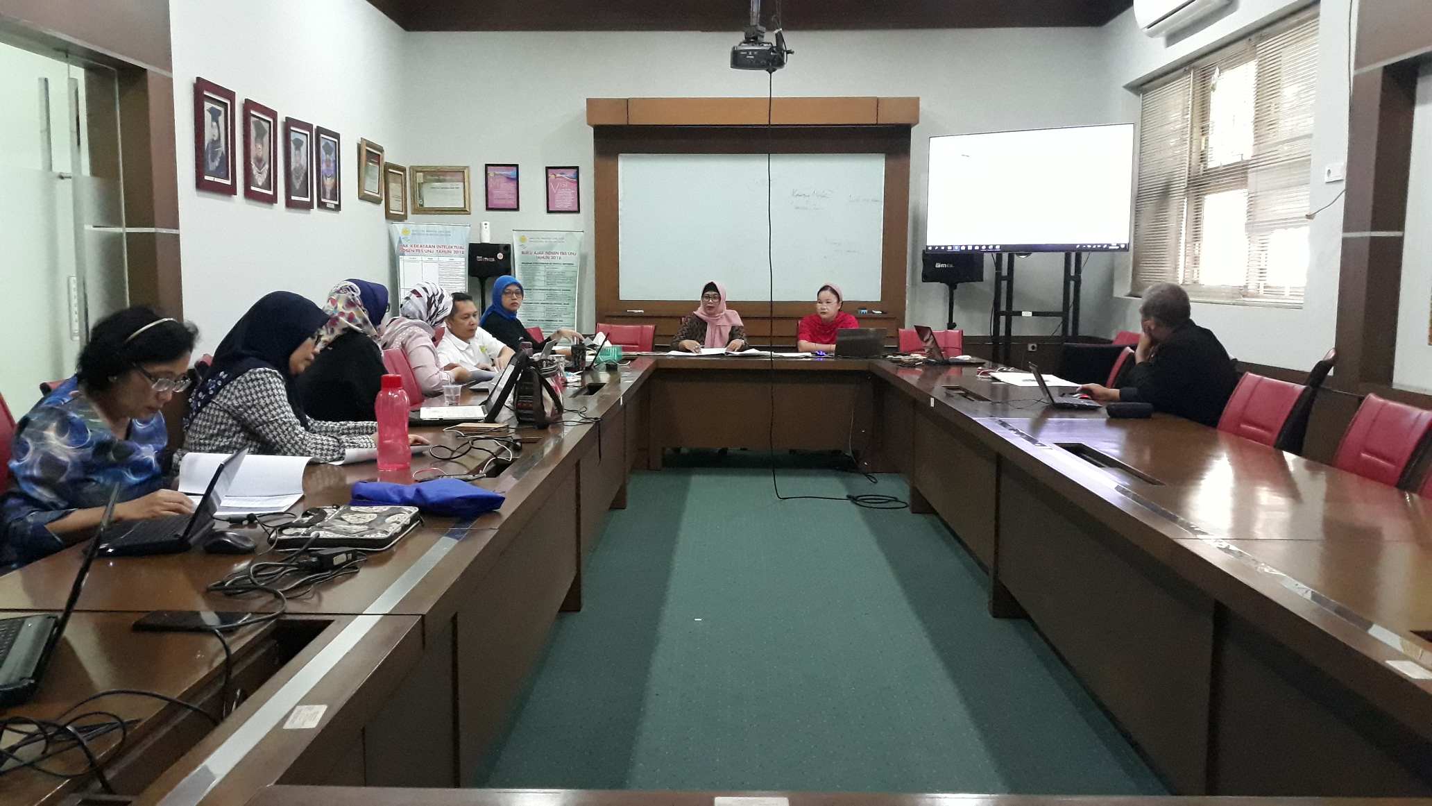 RAPAT BORANG PROGRAM STUDI PENDIDIKAN BAHASA DAN SASTRA INDONESIA REVISI 2020